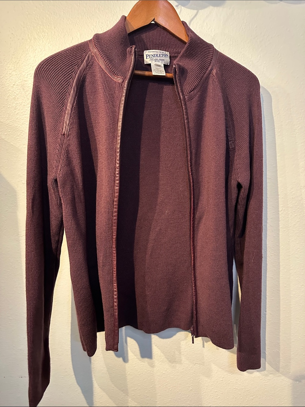 Pendleton Merino wool & leather trim Women's Zip-Front Cardigan in Plum - Picture 5 of 9